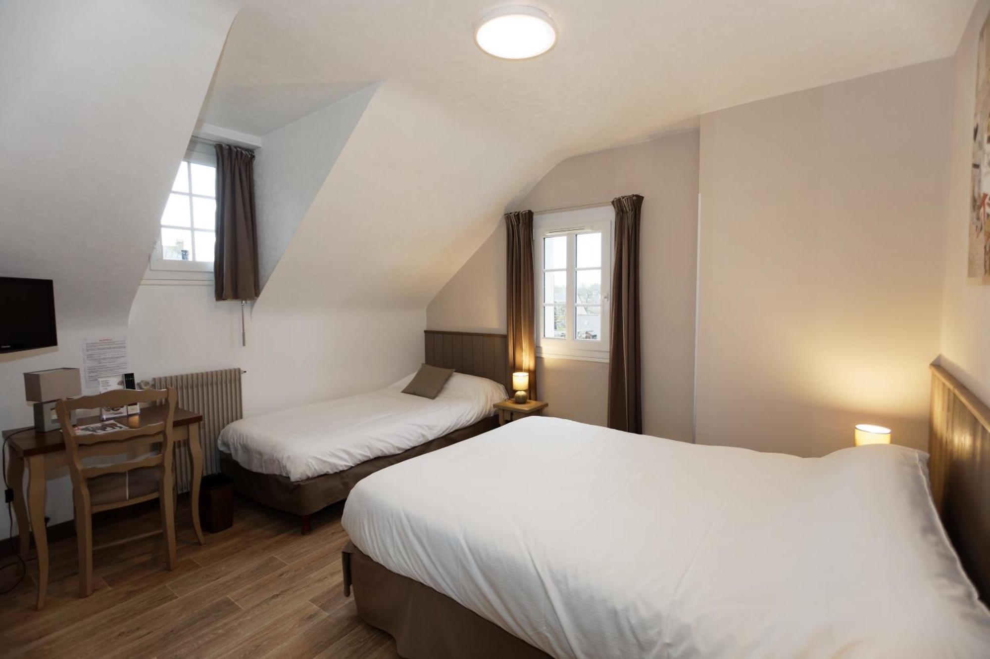 Contact Hotel - Hotel Le Lion D'Or Lamballe Room photo