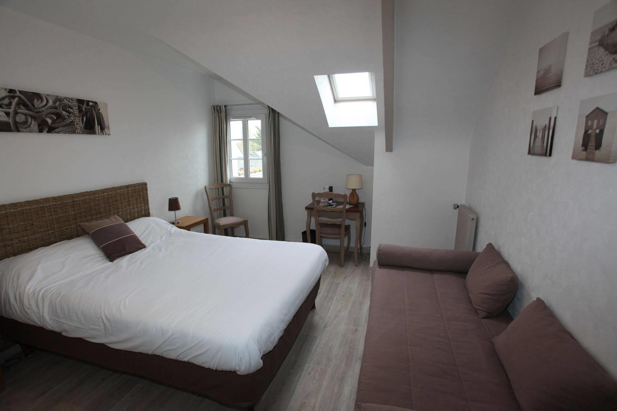 Contact Hotel - Hotel Le Lion D'Or Lamballe Exterior photo